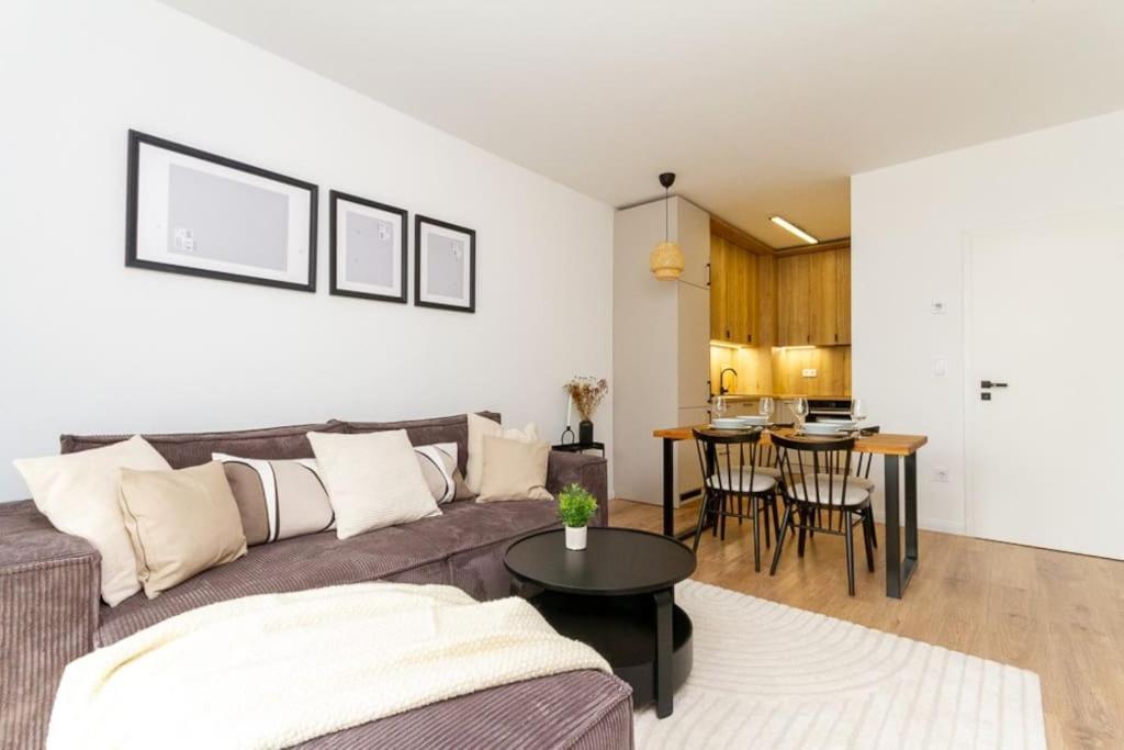 Urban Forest Apartment *